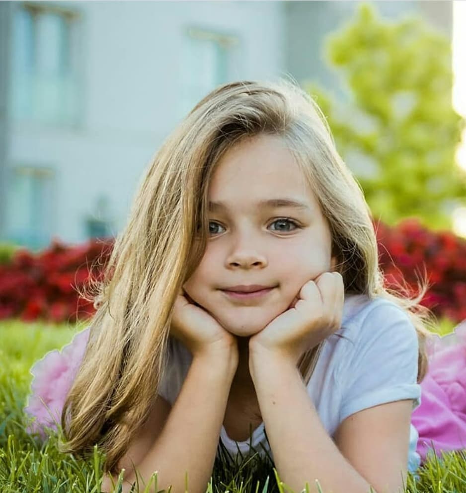 Nisa Sofiya Aksongur Kimdir? - Kivi Tadında
