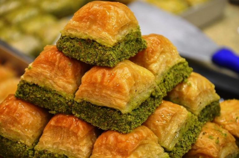 Rüyada Baklava Yediğini Görmek Ne Anlama Gelir? Kivi Tadında Rüyada Baklava Yediğini Görmek Ne Anlama Gelir? Kivi Tadında