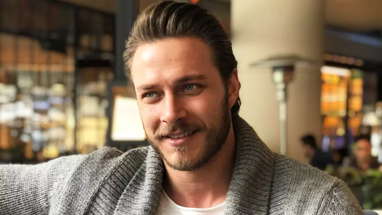 Burak Çelik kimdir?