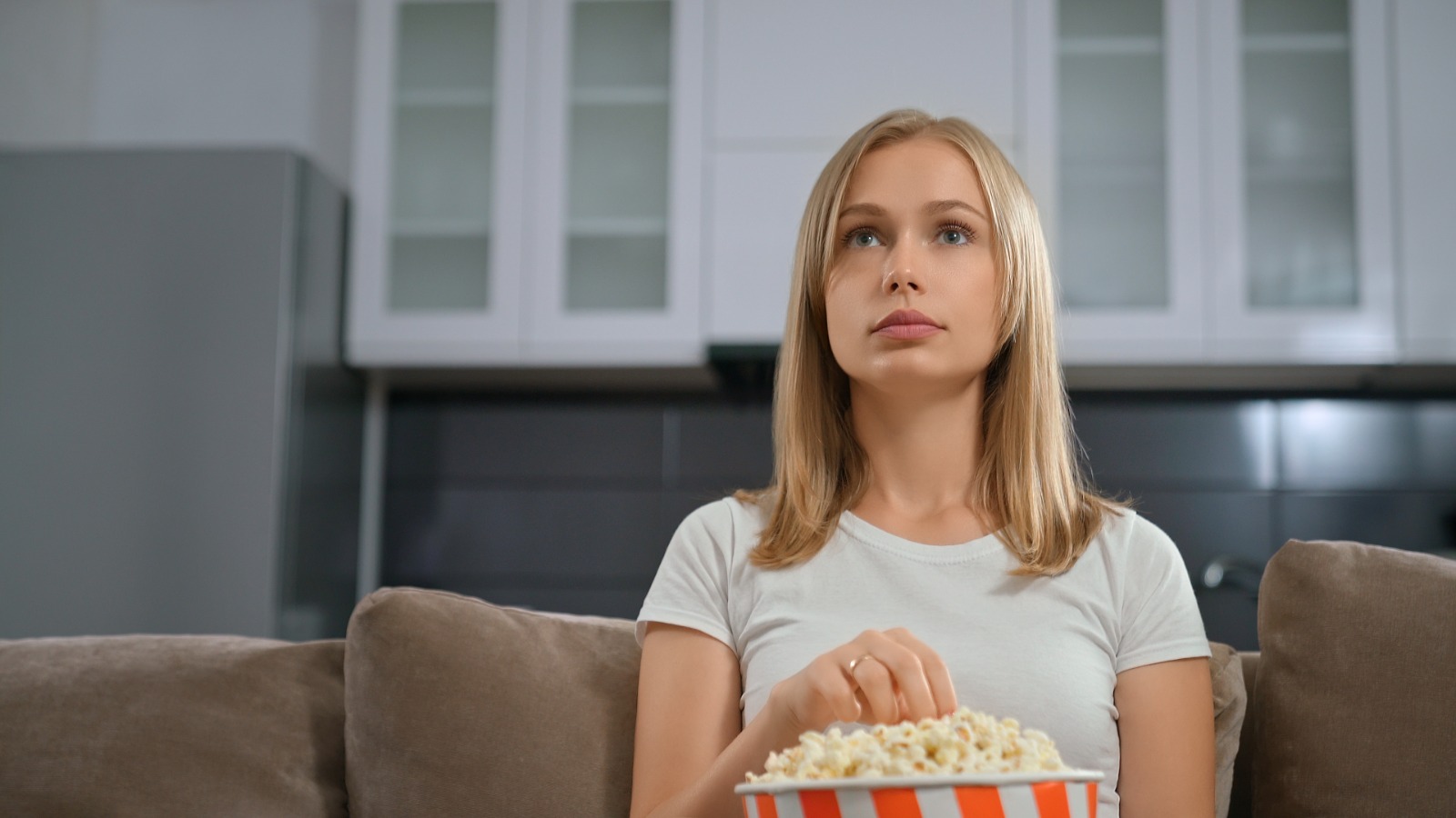 Televizyon izlerken yemek yemenin zararları