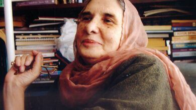 Ayşe Şasa Kimdir?