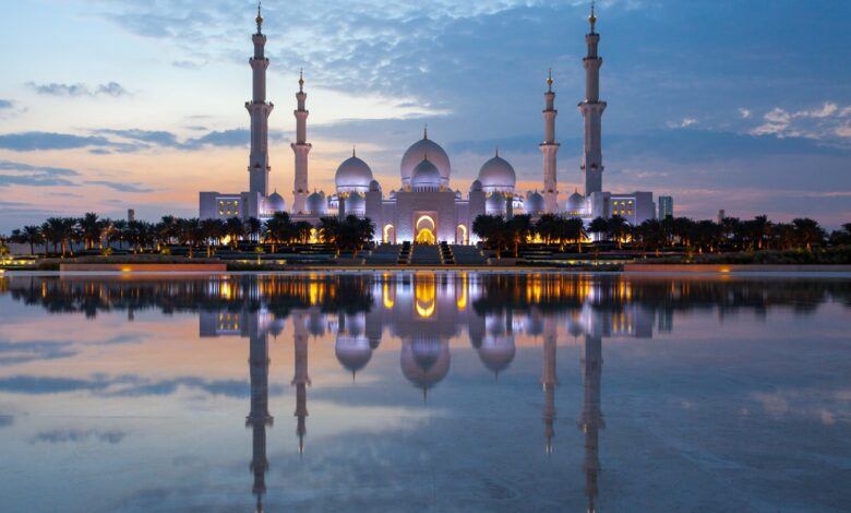 Dünyanın En Büyük Camisi "Şeyh Zayed Camii"