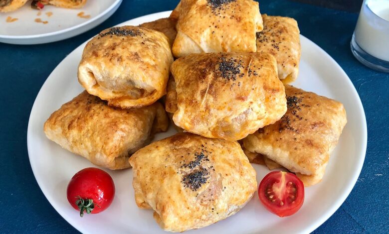 En Kabarık Patlıcanlı Börek Tarifi